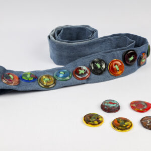 Cinturón Artesanal en Denim con Botones Intercambiables de Resina