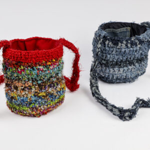 Bolsos Artesanales Tejidos con Remanentes de Tela un Diseño Sostenible