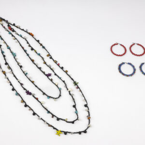 collares mil vueltas croche y candongas micromacrame