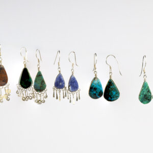 Aretes Artesanales en Piedra Natural con Baño Dorado – Diseño Exclusivo Hecho a Mano