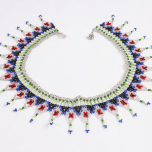 Collar Artesanal en Mostacilla Multicolor – Diseño Étnico Colombiano Hecho a Mano