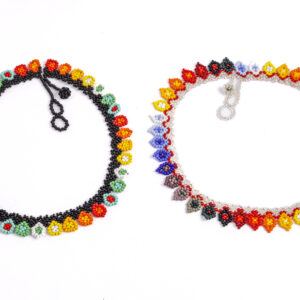 Collar Artesanal en Mostacilla con Flores Multicolor – Choker Hecho a Mano