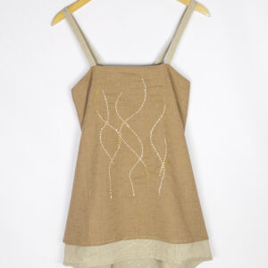 Blusa Artesanal en Lino Natural con Bordado Minimalista Hecho a Mano