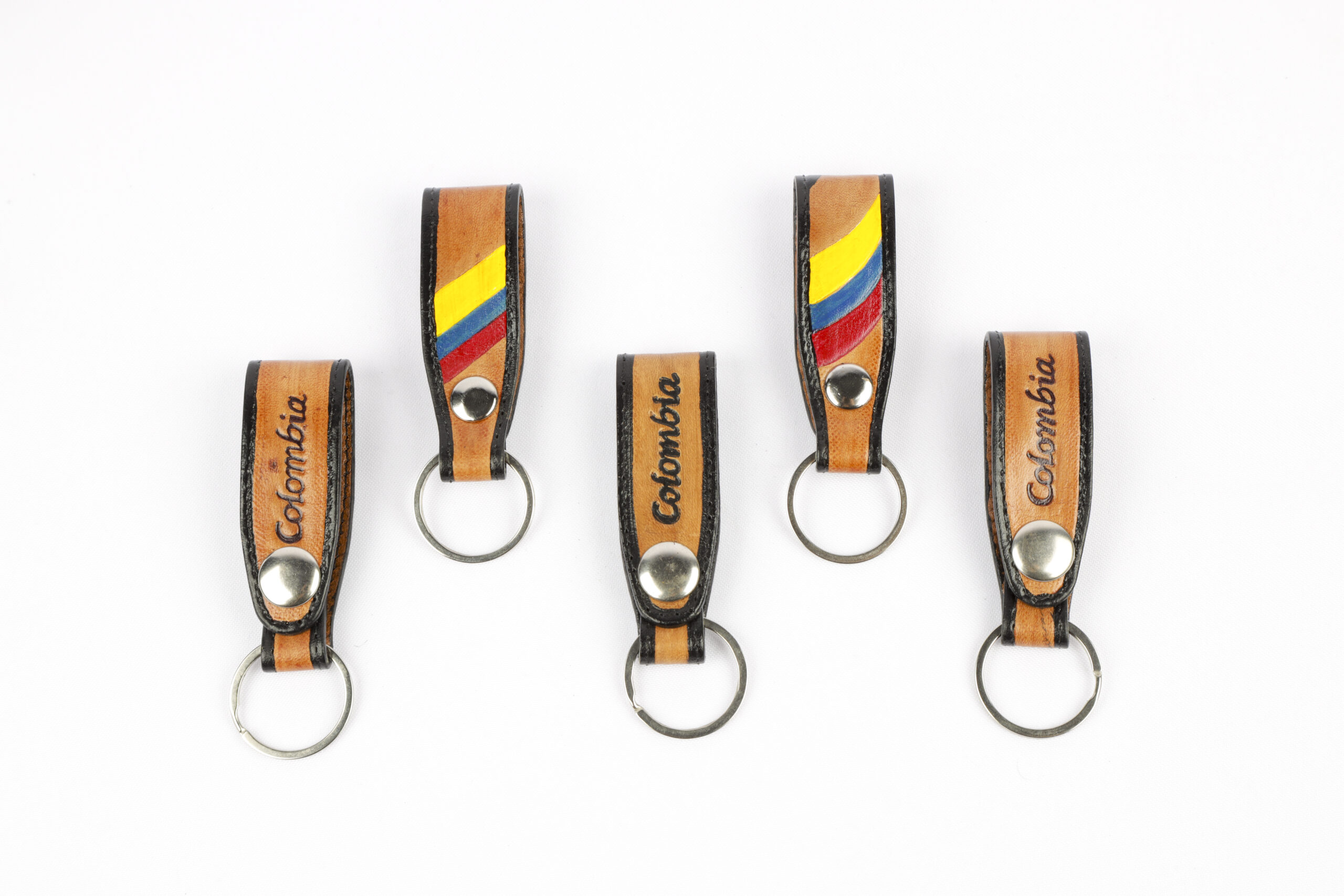 Llaveros Artesanales en Cuero con Diseño Colombia – Hechos a Mano