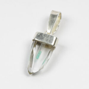 Dije artesanal en cristal con engaste en plata